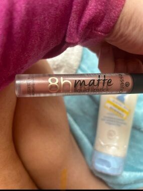 Essence 8h Matte Liquid Lipstick - Dusty Rose